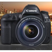 佳能5d4 Mark IV专业高级单反像照相机套装（含EF 24-70mm F2.8L II USM二代镜头、三脚架、256G卡、 相机包、相机清洁套装；UV镜；沣标无线领夹麦克风FB-MX2；国产电池*1）